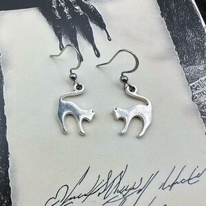 Silver colored Kitty Cat Earrings | Animal Lover Halloween Witchy Earrings